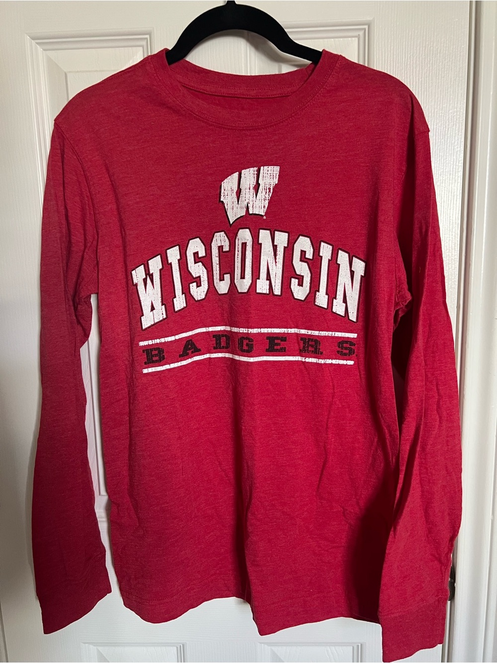 Wisconsin Badgers Long-Sleeve Crewneck Shirt - Small